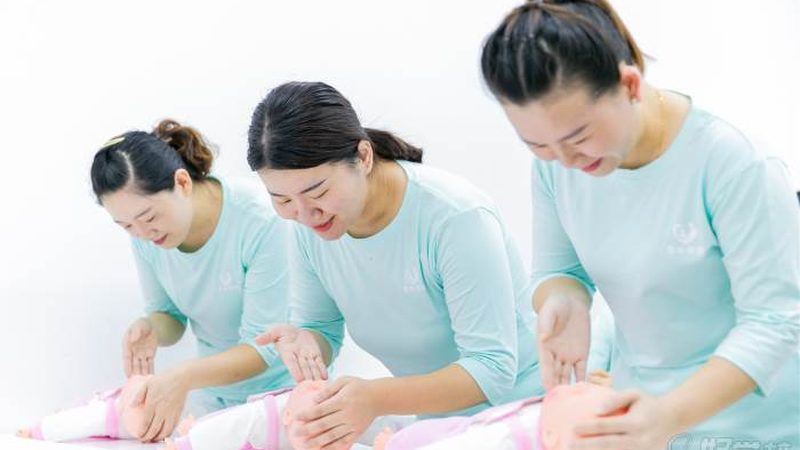 小标题：婴儿洗澡的重要性